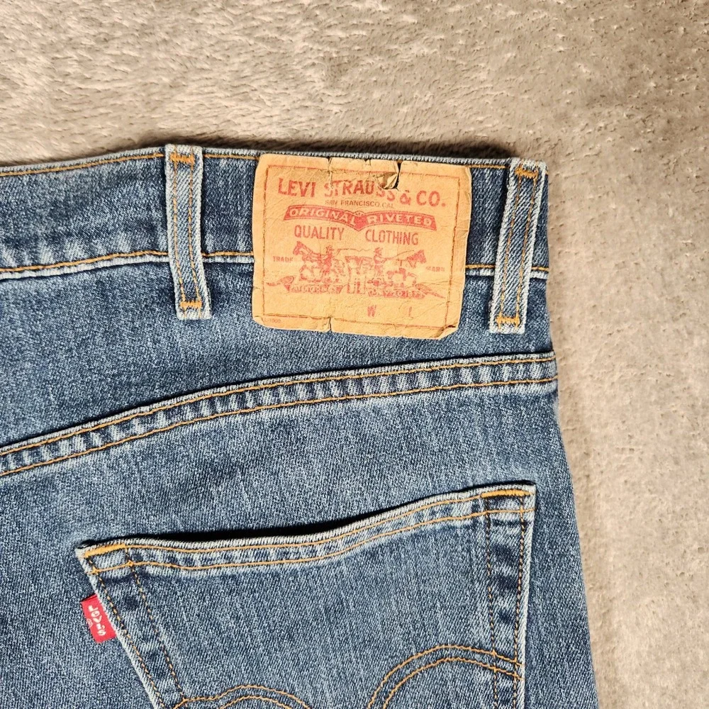 Levi's 550 Jeans‎ Men's 42X32 Blue Relaxed Fit Excellent Medium Wash Denim